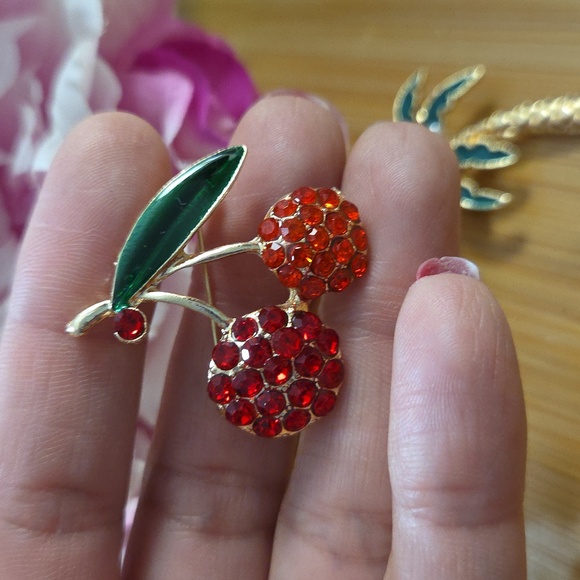 Elegant Gold and Colorful Set of 7 Brooches - Picture 4 of 8